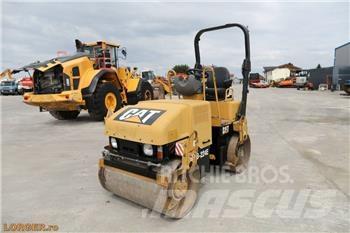CAT CB 224 E 双轮压路机