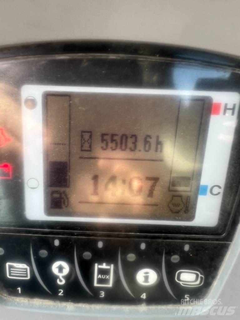 Kubota KX 080-4 中型挖掘机