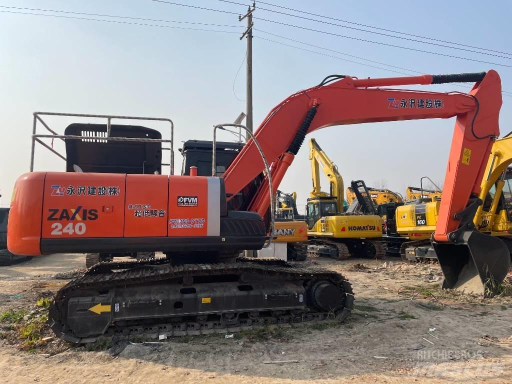 Hitachi ZX 240 履带挖掘机
