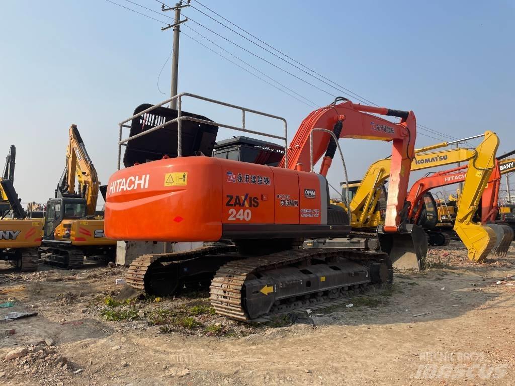Hitachi ZX 240 履带挖掘机