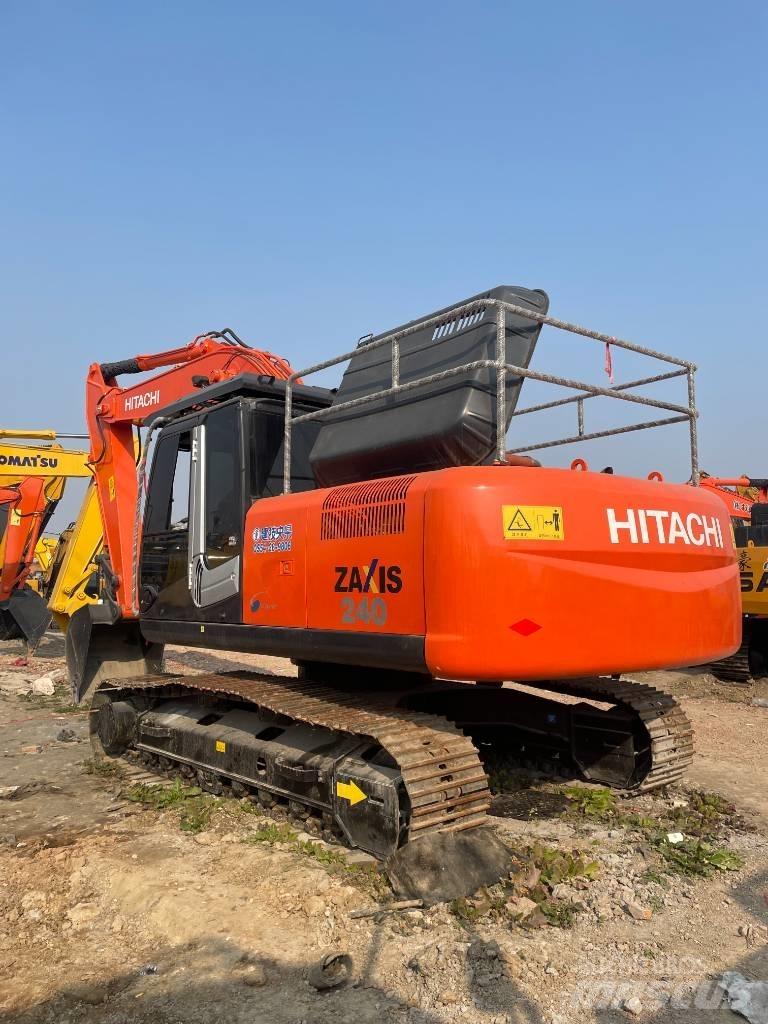 Hitachi ZX 240 履带挖掘机