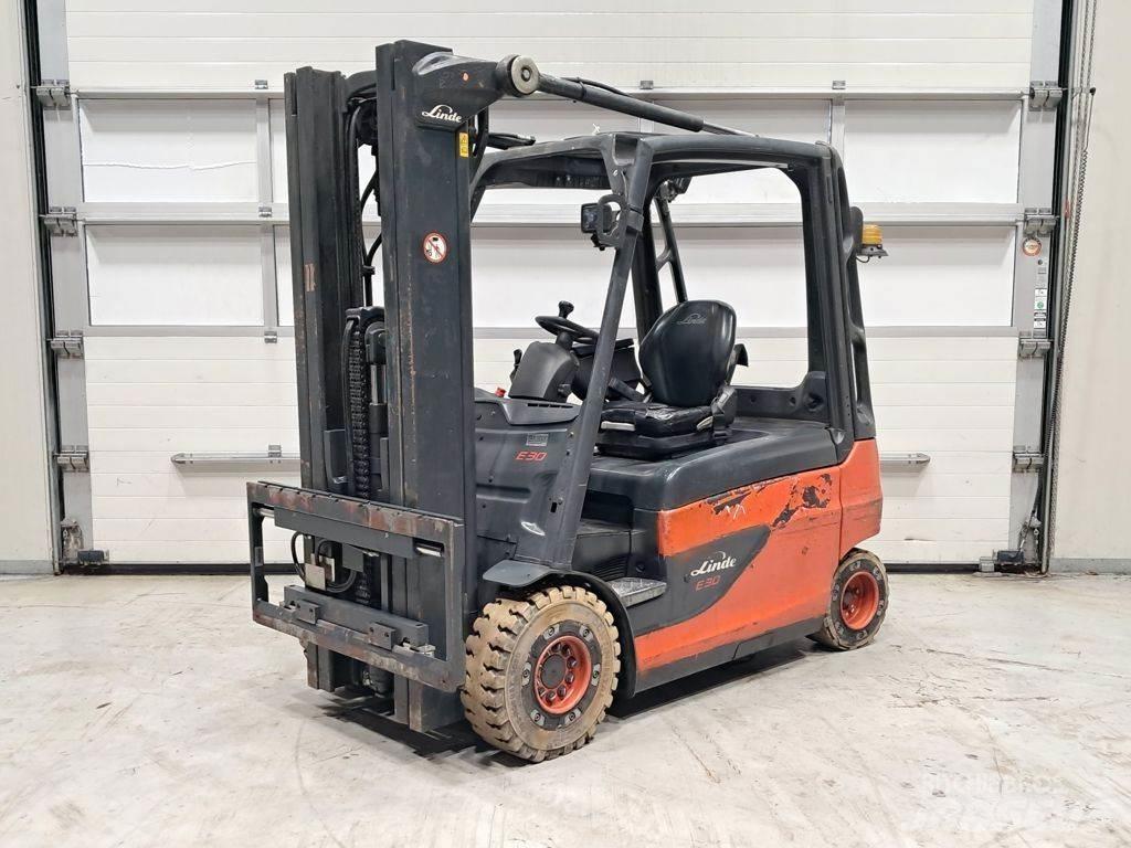 Linde E30L-01 电动叉车
