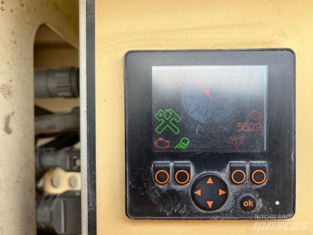 Sandvik QE 141 移动式筛分机