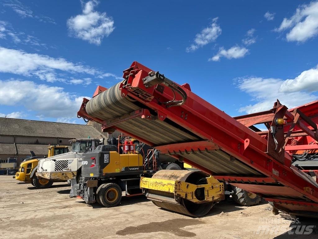Sandvik QE 141 移动式筛分机