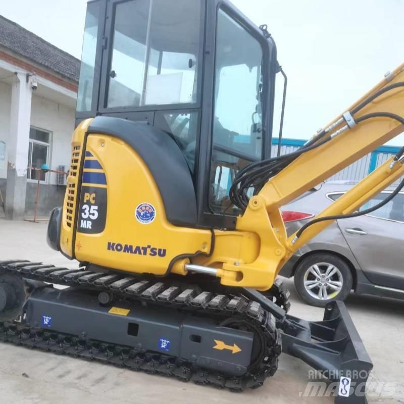 Komatsu PC 35 小型挖掘机