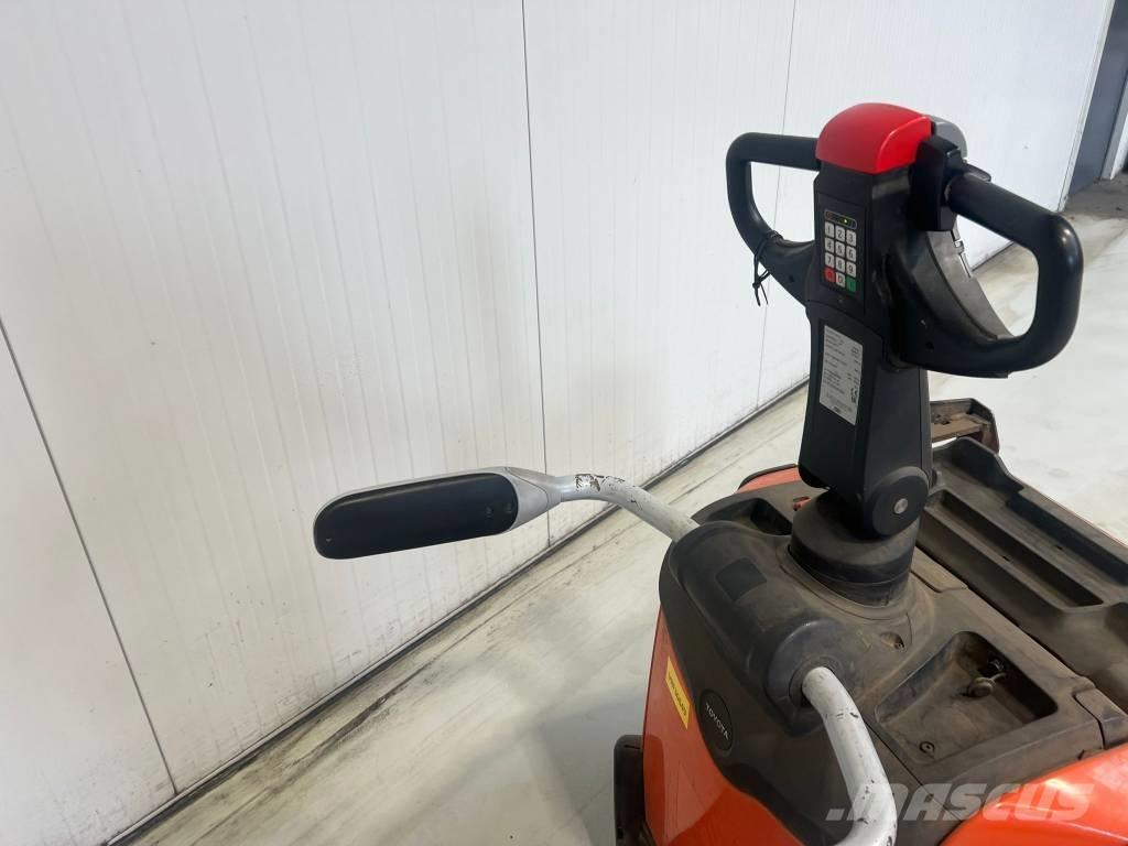 BT LPE250 电动搬运车