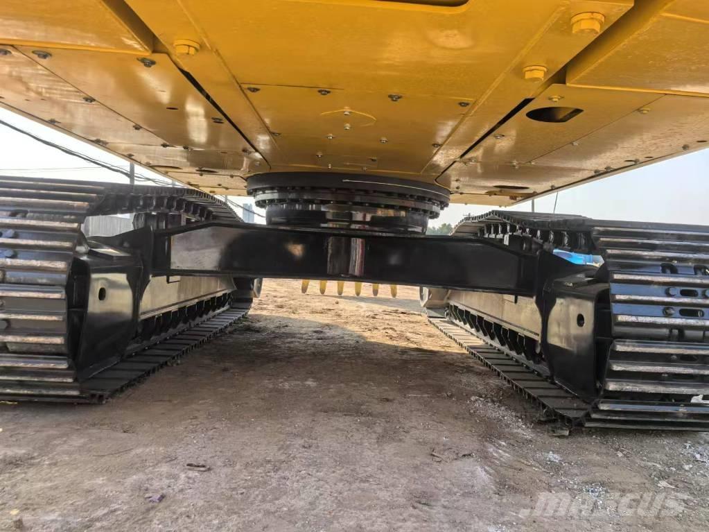 Komatsu PC 300-8 履带挖掘机