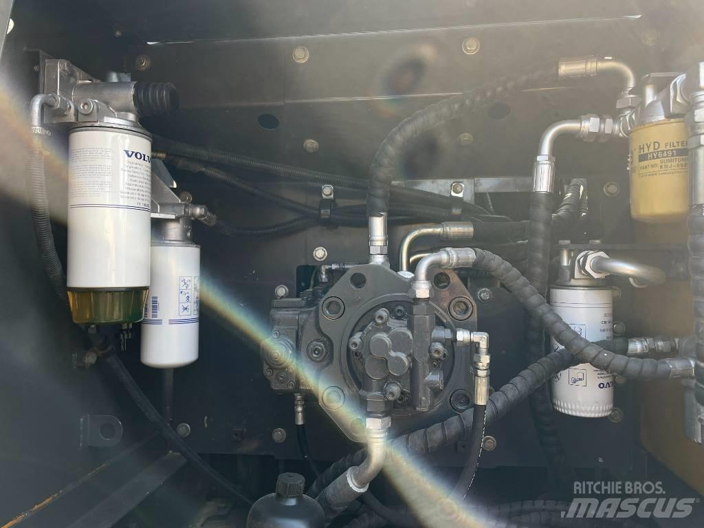 Volvo 210 履带挖掘机
