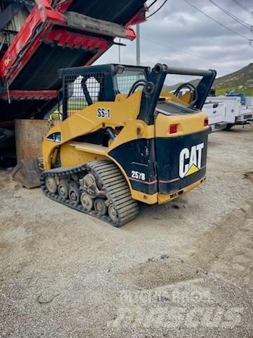 CAT 257 B 滑移装载机