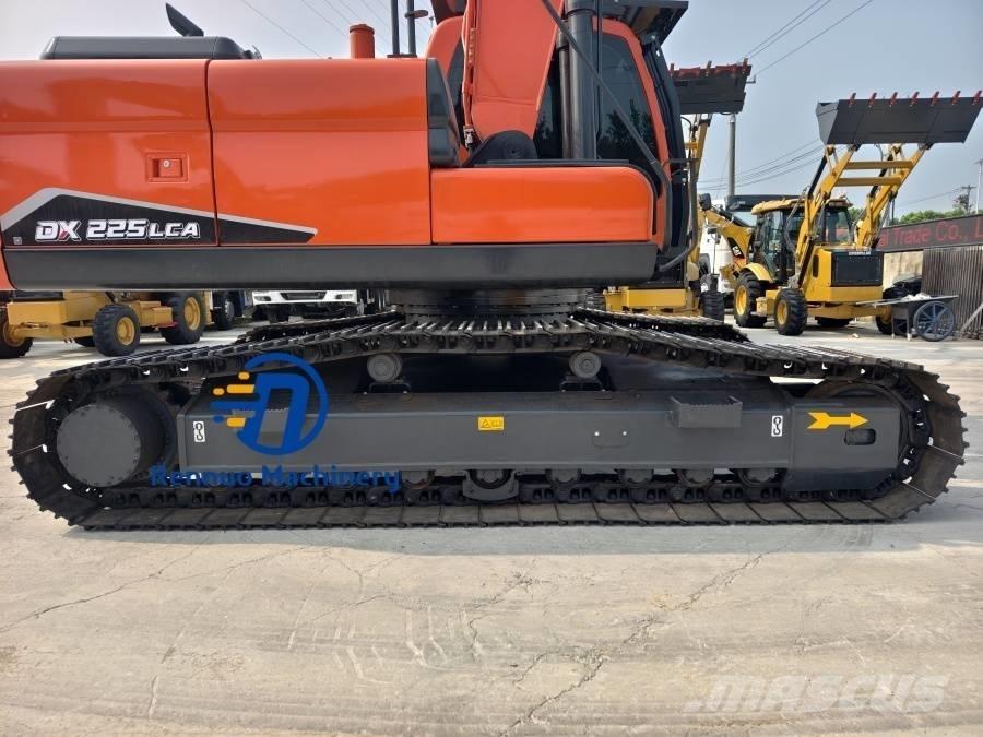 Doosan DX 225 LCA 履带挖掘机