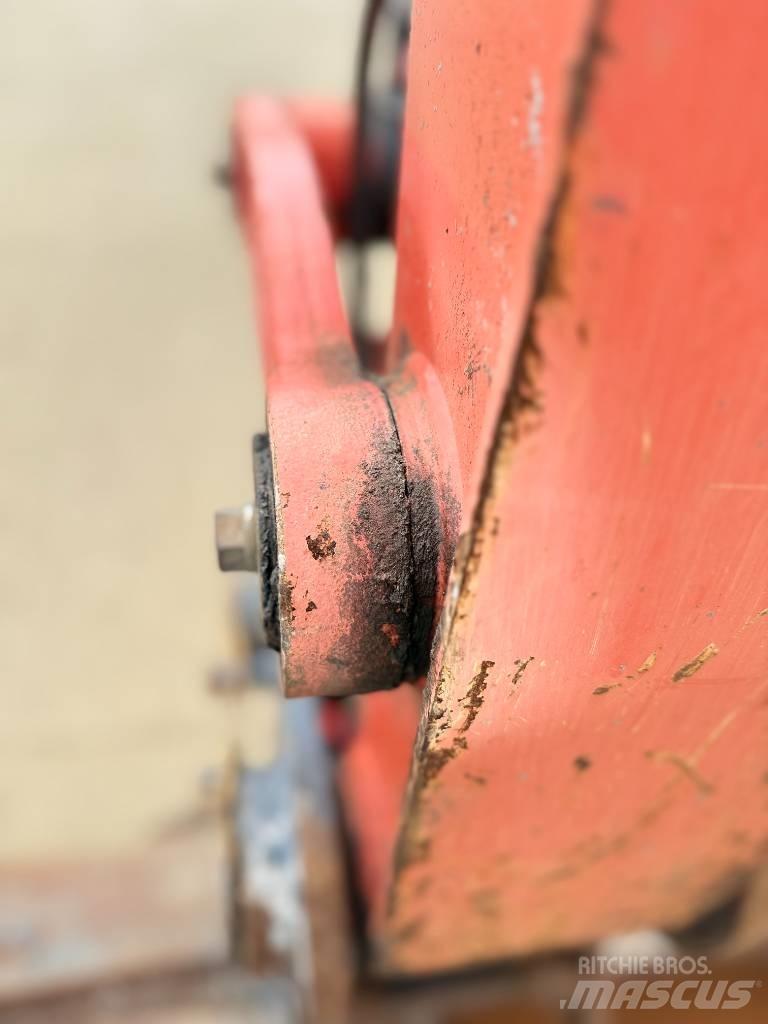 Kubota KX 080-4 中型挖掘机