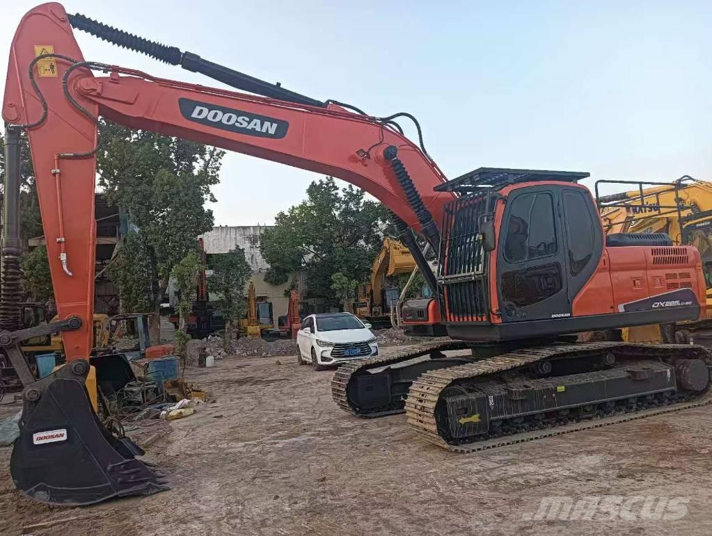 Doosan DX 225 LCA 履带挖掘机