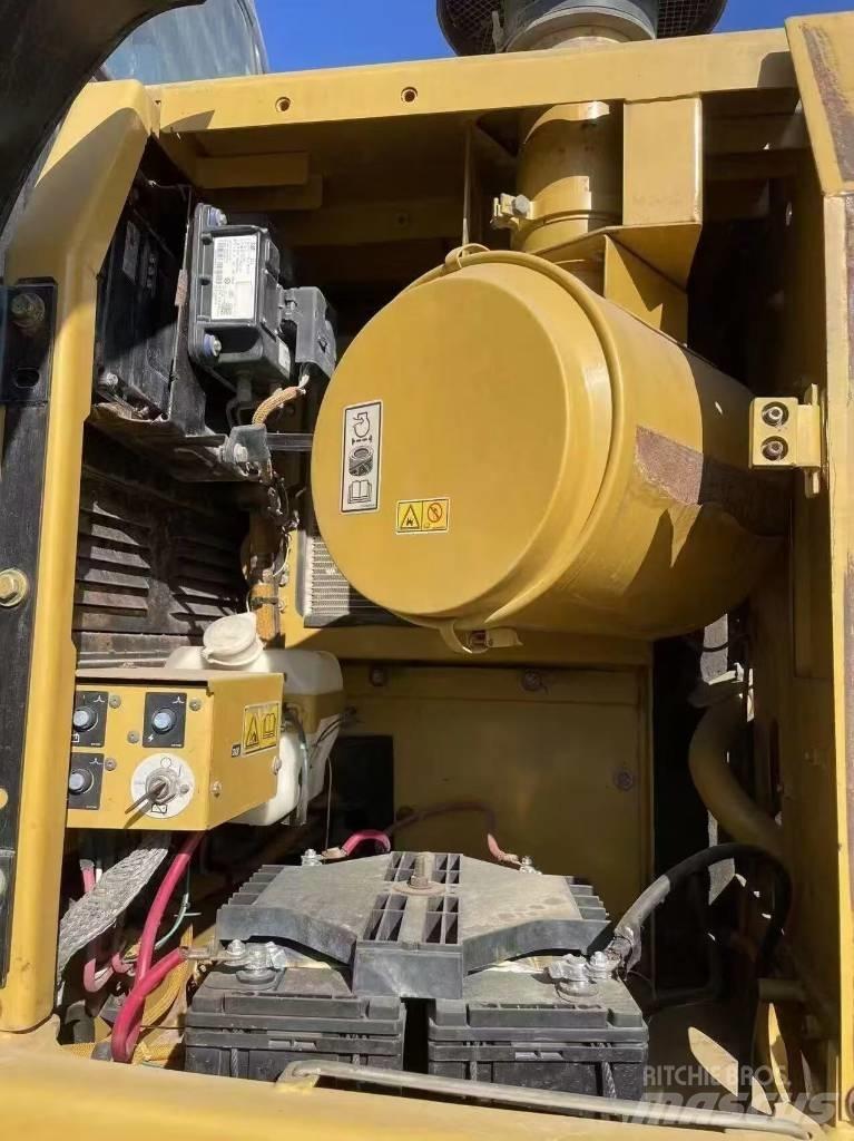 CAT 329 D2 履带挖掘机