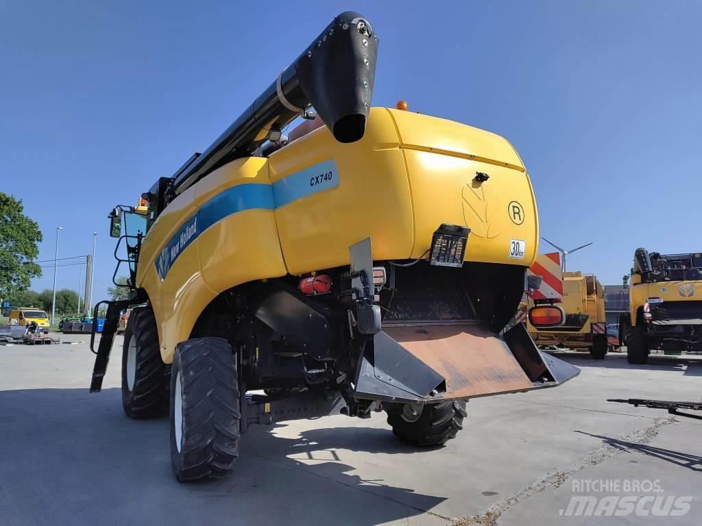 New Holland CX 760 联合收割机