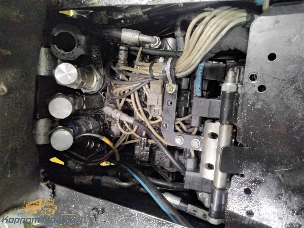 John Deere H414 收割机机箱