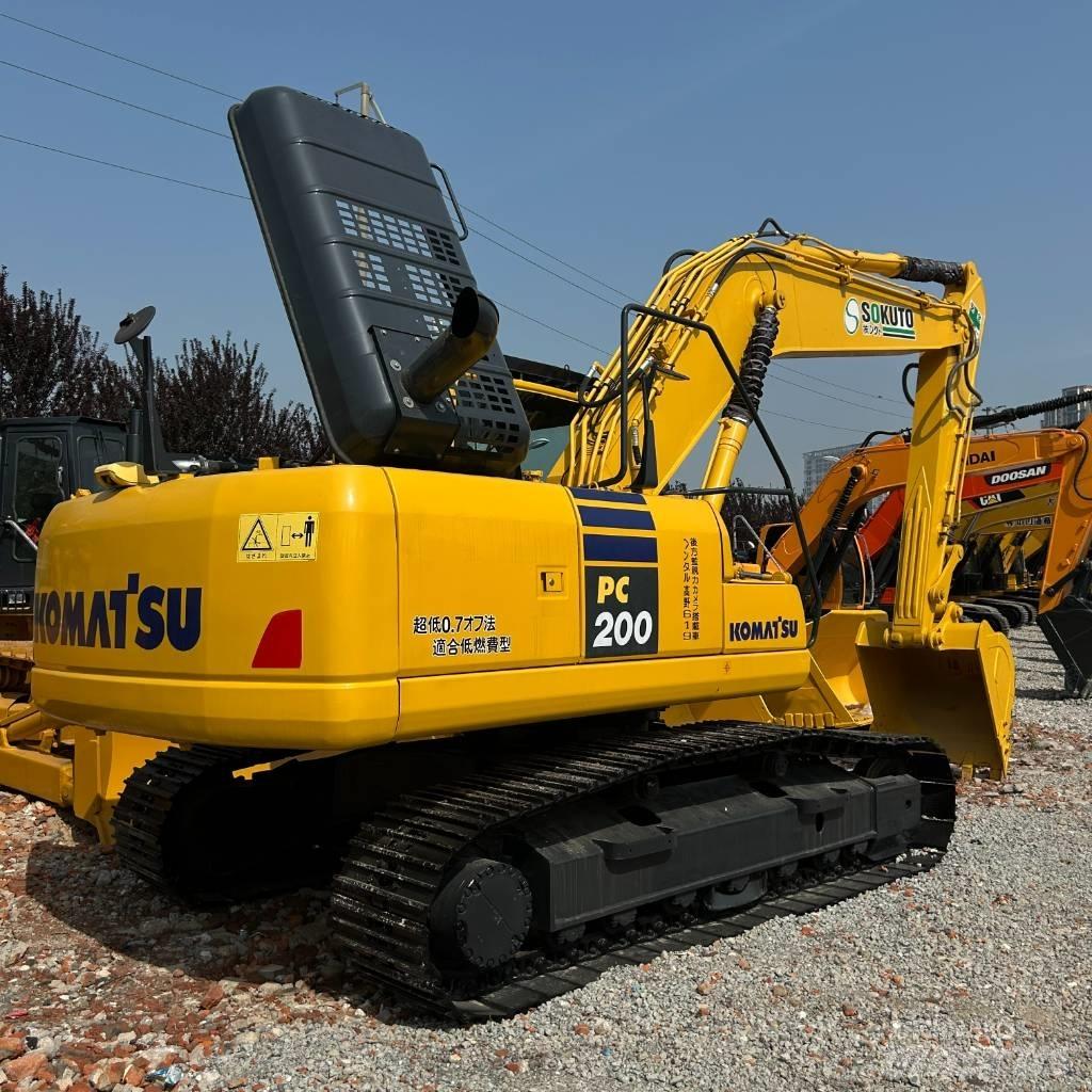 Komatsu 200-8 履带挖掘机