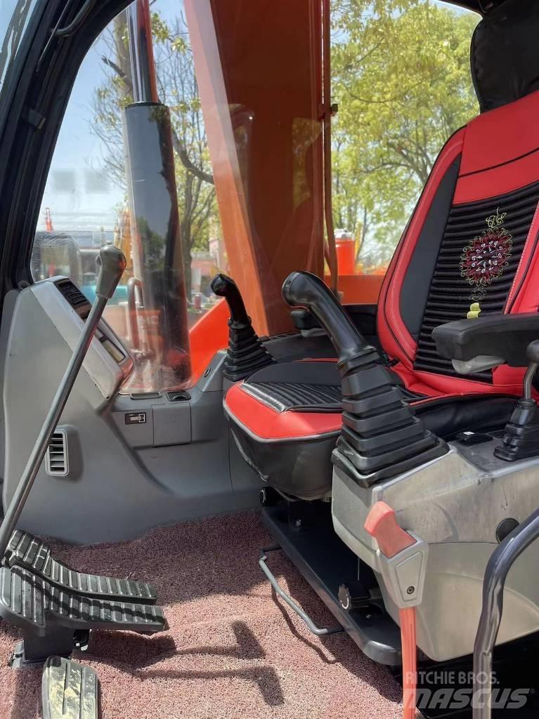 Doosan DX75 小型挖掘机