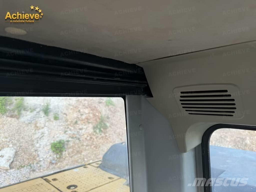 CAT 318DL 履带挖掘机