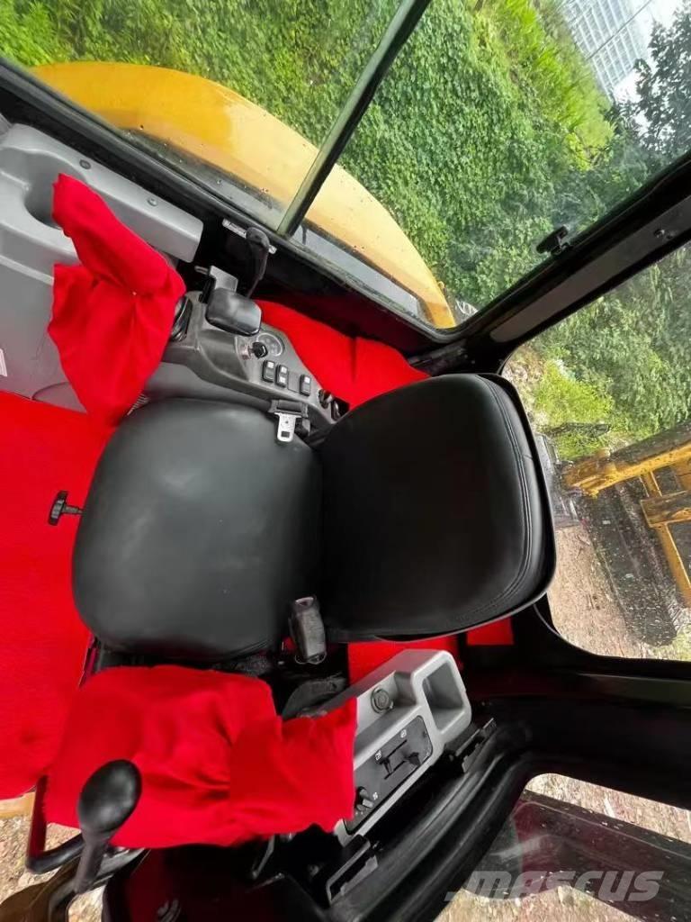 CAT 305 C CR 小型挖掘机