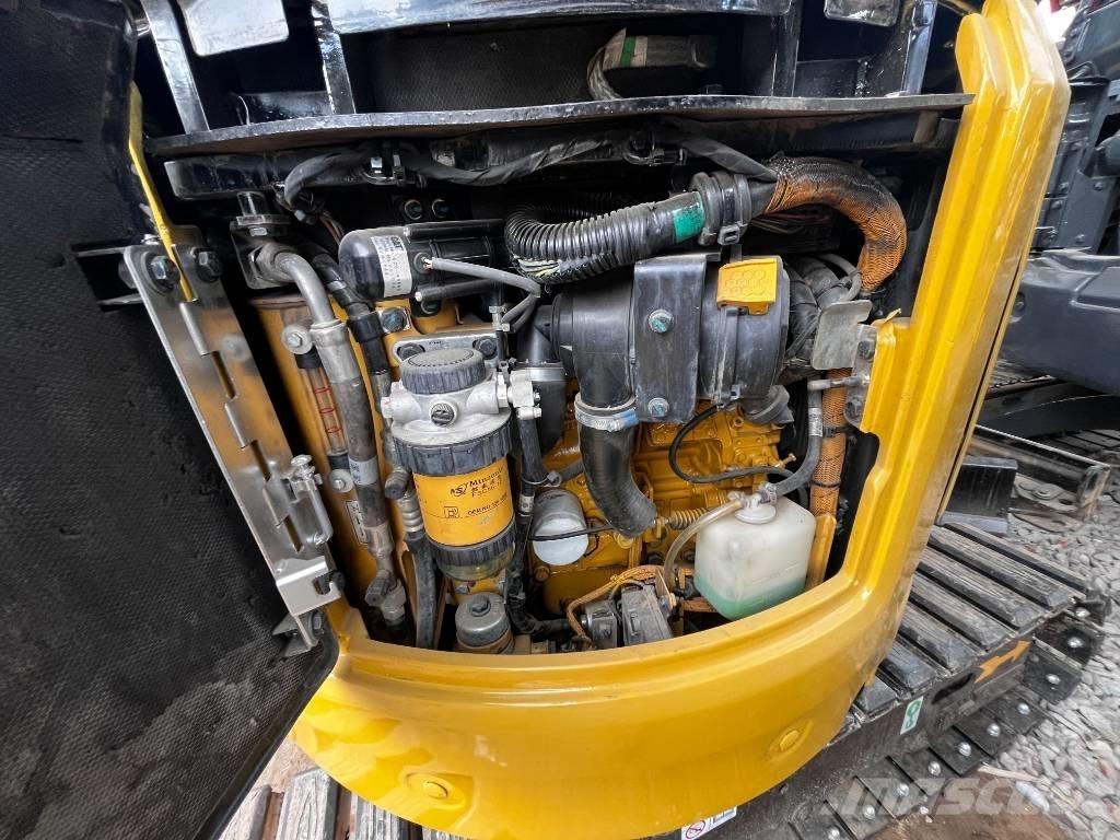 CAT 302 履带挖掘机