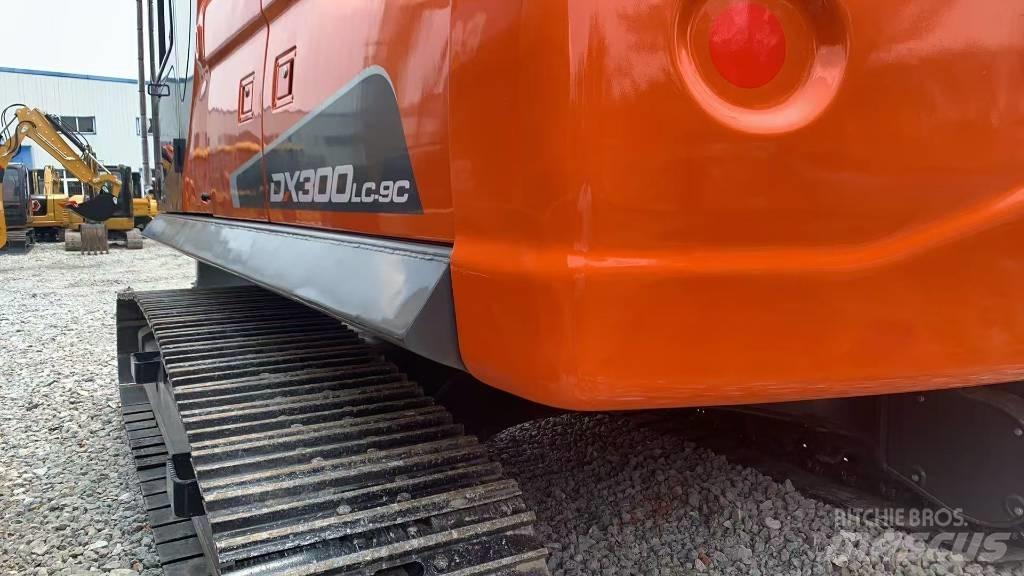 Doosan DX 300 履带挖掘机