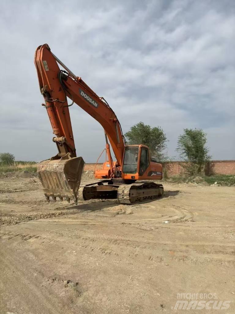 Doosan DH 300 LC-7 履带挖掘机
