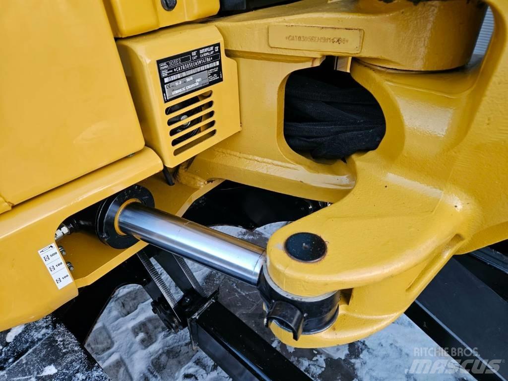 CAT 305E2 小型挖掘机