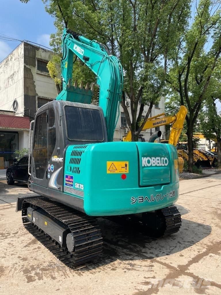 Kobelco SK 75 小型挖掘机