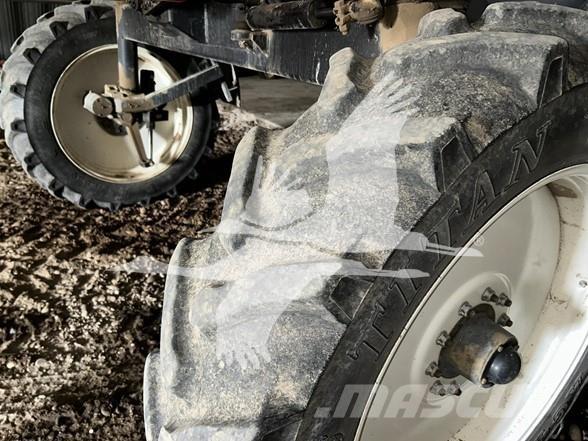 Apache AS1010 自走式喷雾机