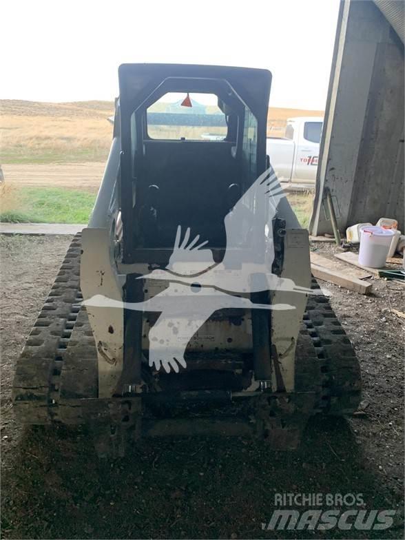 Bobcat T300 滑移装载机