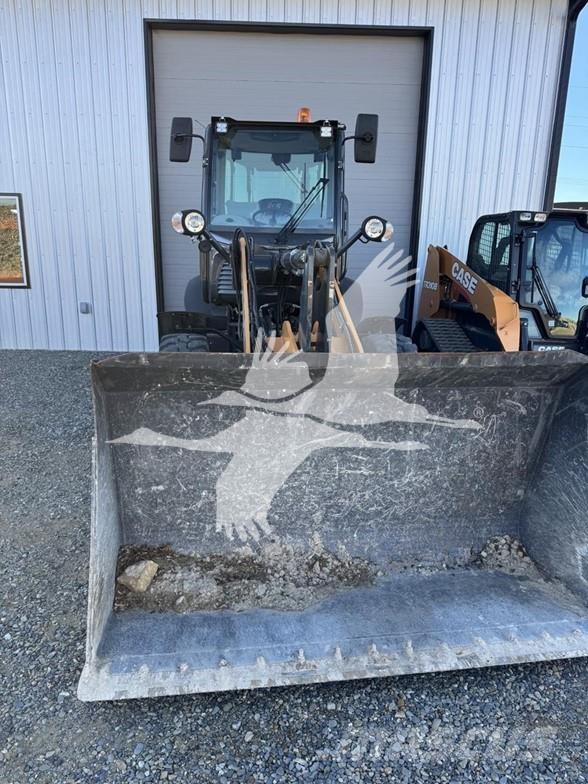 CASE 221F 轮式装载机