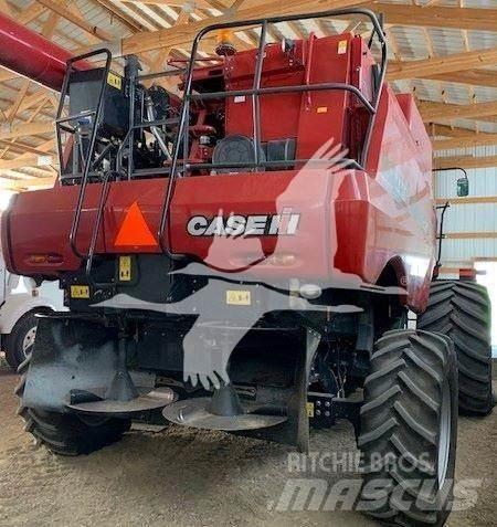 Case IH 7130 联合收割机