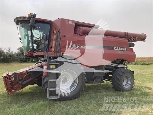 Case IH 8240 联合收割机