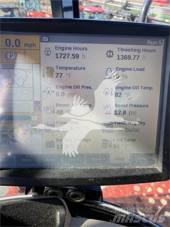 Case IH 8240 联合收割机