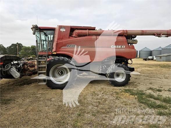 Case IH 8250 联合收割机