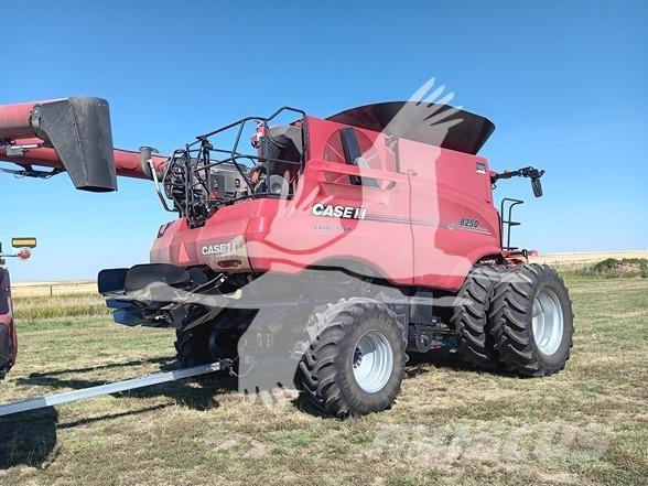 Case IH 8250 联合收割机