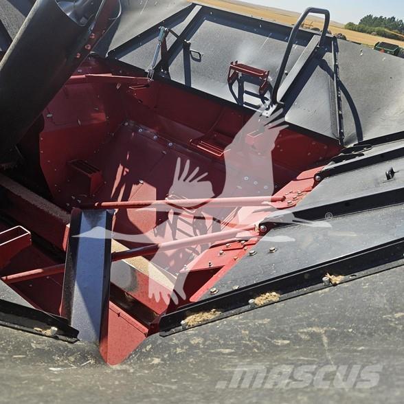 Case IH 8250 联合收割机