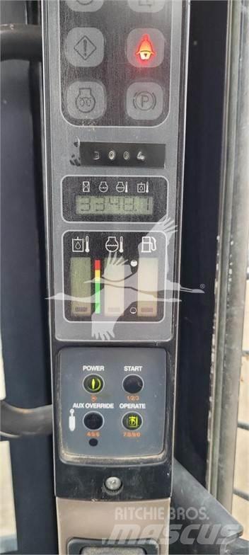CASE TR320 滑移装载机