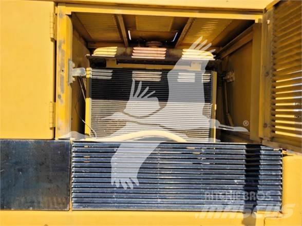CAT 235 履带挖掘机