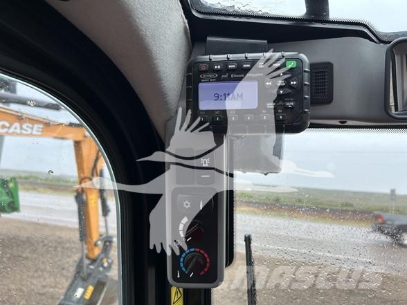 JCB 215 滑移装载机