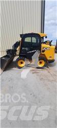 JCB 3TS-8W 滑移装载机