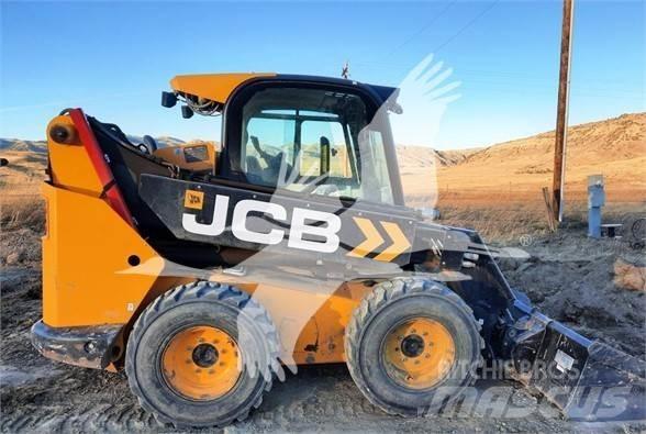 JCB 3TS-8W 滑移装载机