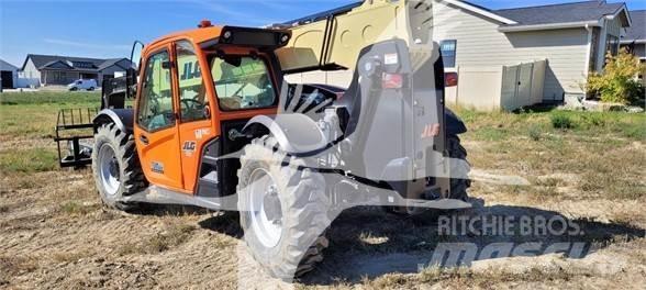 JLG 742 伸缩臂叉装车|叉装车