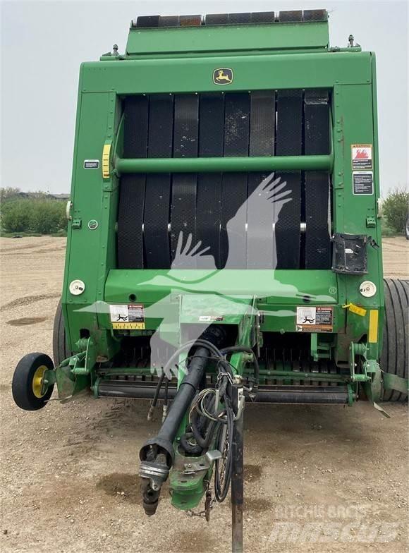 John Deere 568 圆捆打捆机