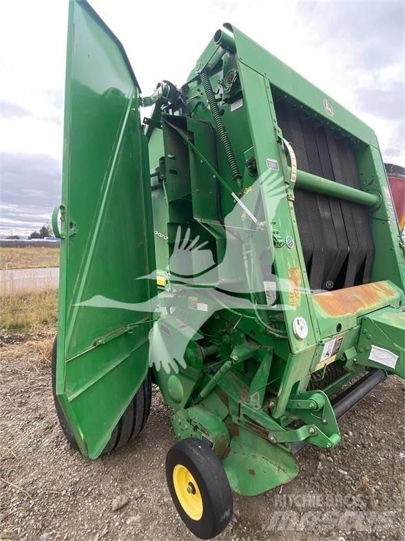 John Deere 568 圆捆打捆机