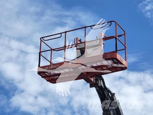 SkyJack SJ82T 直臂高空工作平台