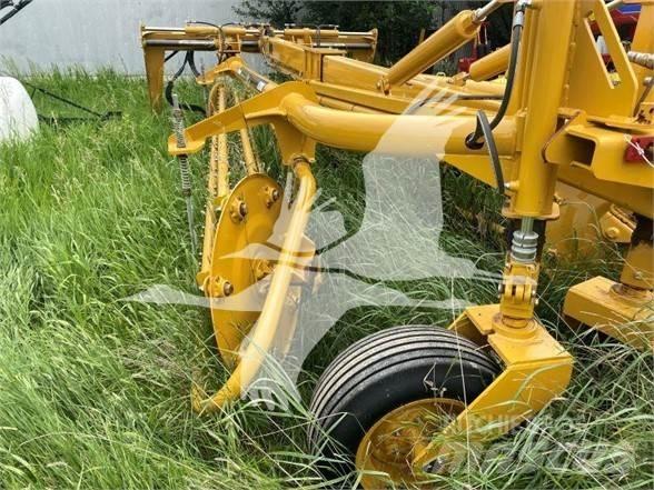 Vermeer R2800 犁耙和摊草机