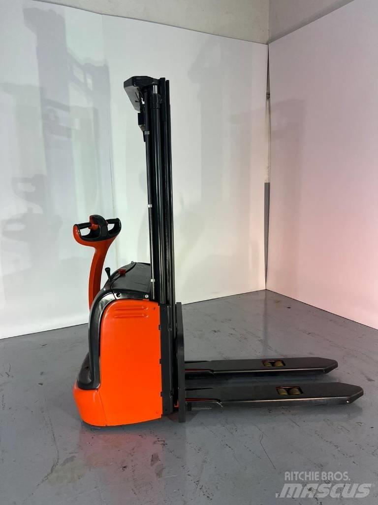 Linde L10 手推堆垛车