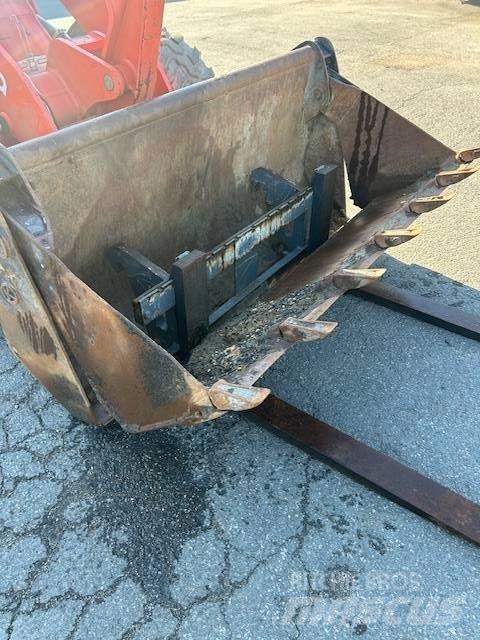Kubota R 082 轮式装载机