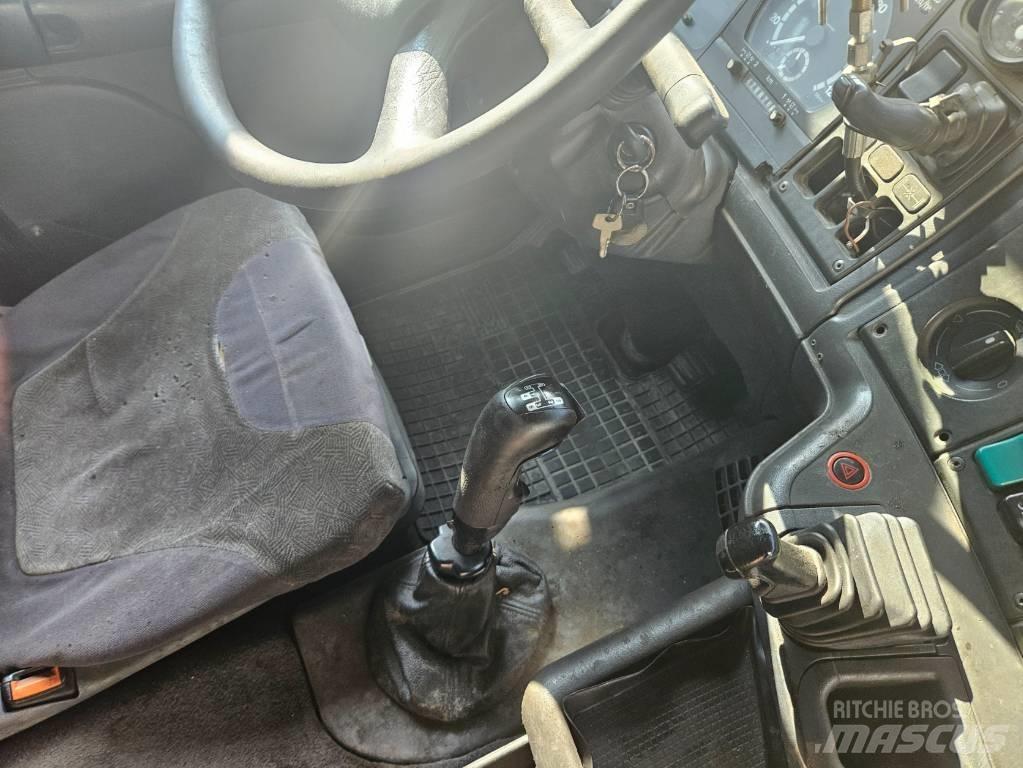 Scania 114-380 牵引车